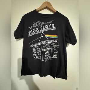 Pink Floyd Black Tee with Rainbow Design Size Medium